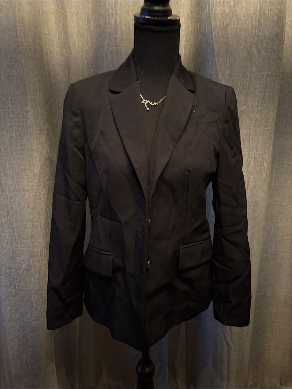 J. Crew Women's Black Tailored Blazer - Sleek Single-Breasted Jacket